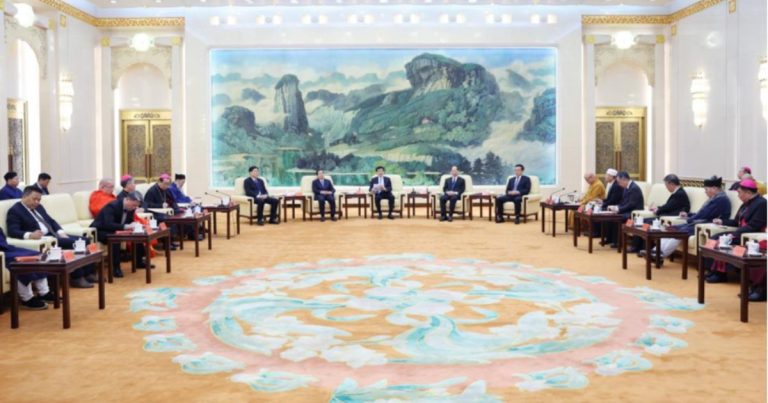 Senior CPC official sends religious groups Spring Festival greetings