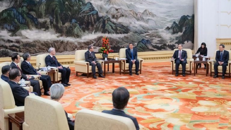 Chinese vice premier encourages Japanese companies to invest and develop in China