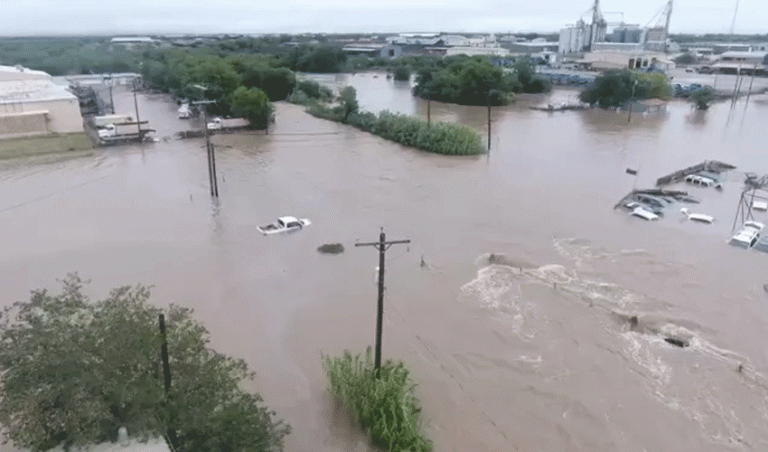 Over 100 dead in Texas floods as hopes fade for missing victims