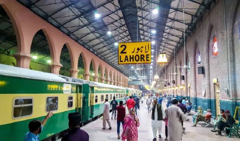 Pakistan Railways to launch new train for daily travellers