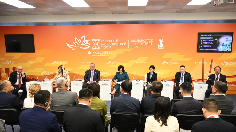 President Xi Jinping extends congratulations to plenary session of China-Russia friendship committee