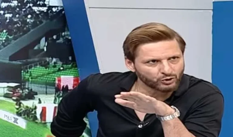 Shahid Afridi urges nation to support flood victims