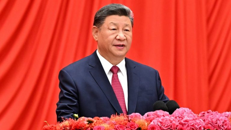 Xi calls for advancing Chinese modernization at National Day reception