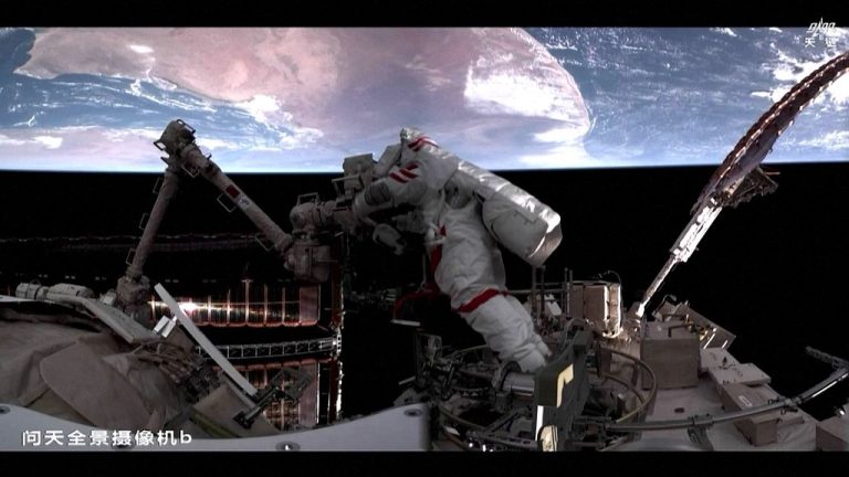New spacesuits debut for Shenzhou-21’s first spacewalk