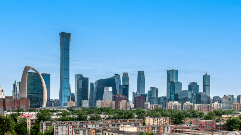 Xi chairs CPC leadership meeting to discuss draft 15th Five-Year Plan