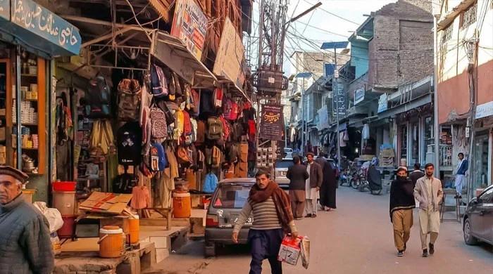 Govt considers early market closures amid energy saving measures