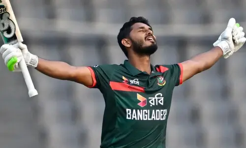 Bangladesh hand Tanzid Test debut as Pakistan elect to bowl