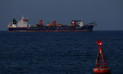 Iraq exported 10 million barrels of oil in April through Strait of Hormuz