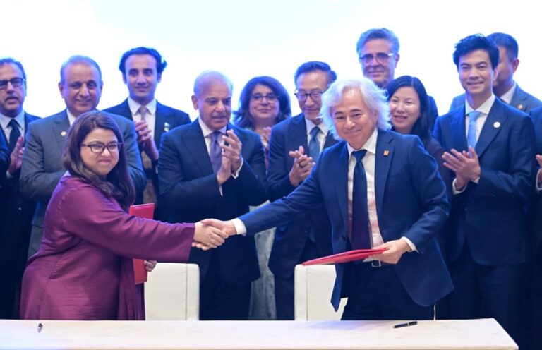 PM attends ceremony of agreements signing with Alibaba Group