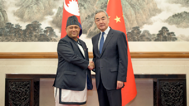 Chinese, Nepali foreign ministers hold talks in Beijing