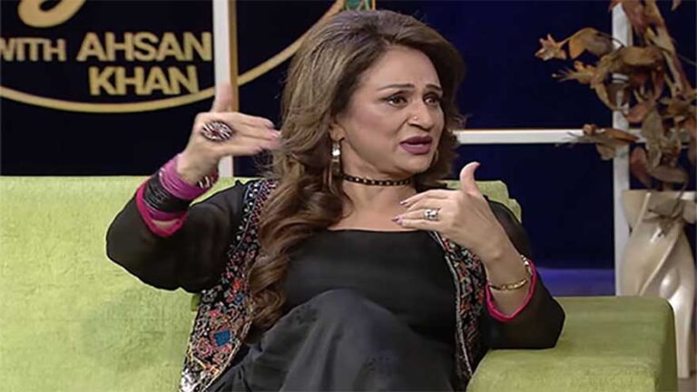 Bushra Ansari cautions women against manipulative men