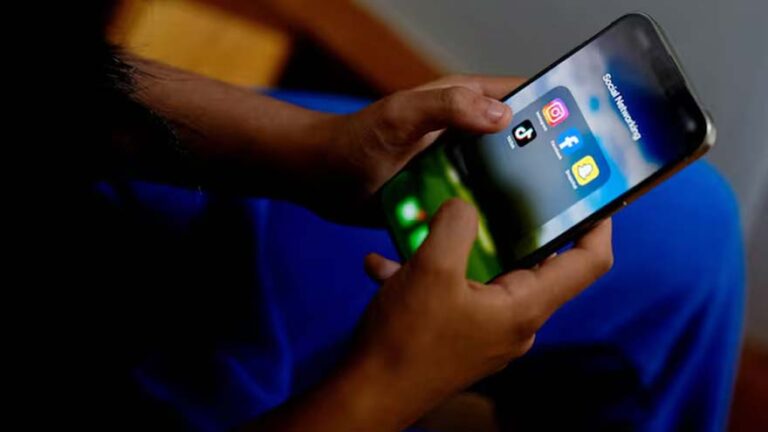 UK plans default midnight social media curfew for 16- and 17-year-olds