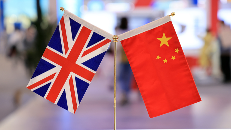 President Xi calls on China, Britain to transcend differences, seek common ground