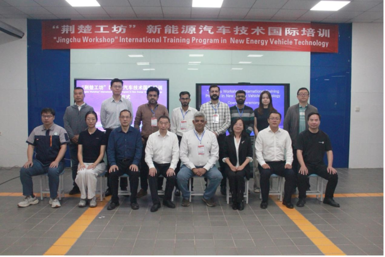 “Jingchu Workshop” launches NEV training to build green transport technical workforce